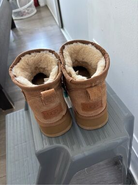 UGG Womens or kids  Oxford, mini platform Chestnut/Tan  merino sheepskin boots